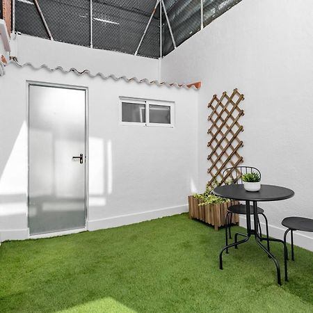 Cozy 2 Bedroom Apartment With Patio Μαδρίτη Εξωτερικό φωτογραφία