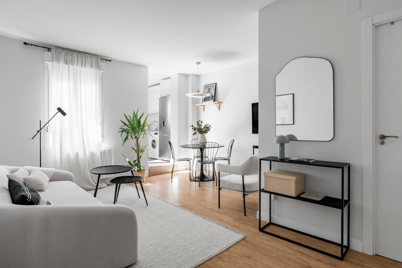 Cozy 2 Bedroom Apartment With Patio Μαδρίτη Εξωτερικό φωτογραφία