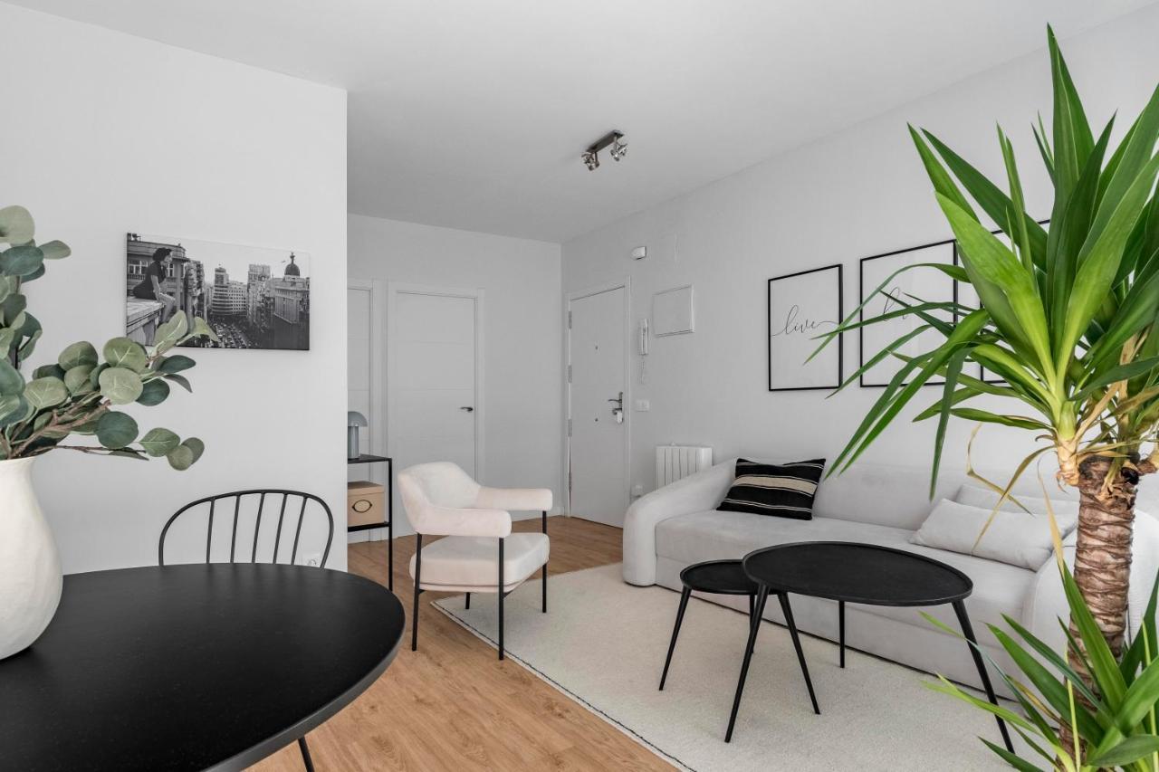 Cozy 2 Bedroom Apartment With Patio Μαδρίτη Εξωτερικό φωτογραφία