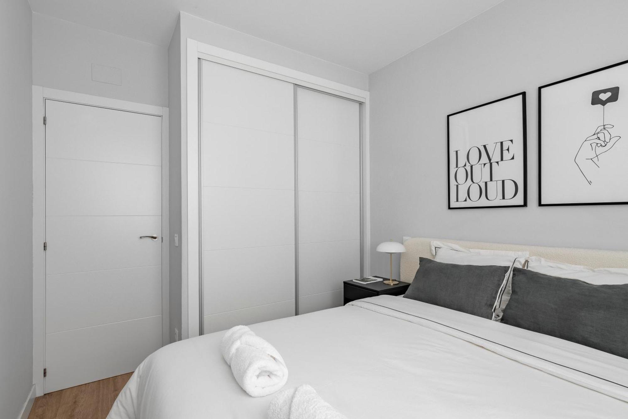 Cozy 2 Bedroom Apartment With Patio Μαδρίτη Εξωτερικό φωτογραφία